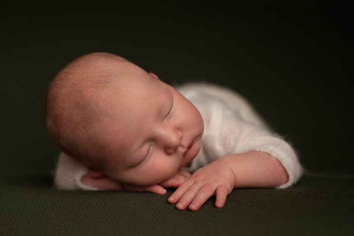 Newborn shoot babygirl, Kapellen, België