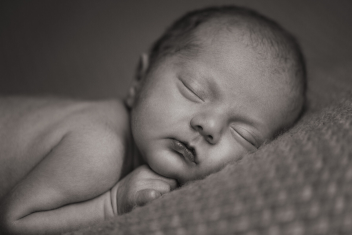 Newborn shoot babygirl, Kapellen, België